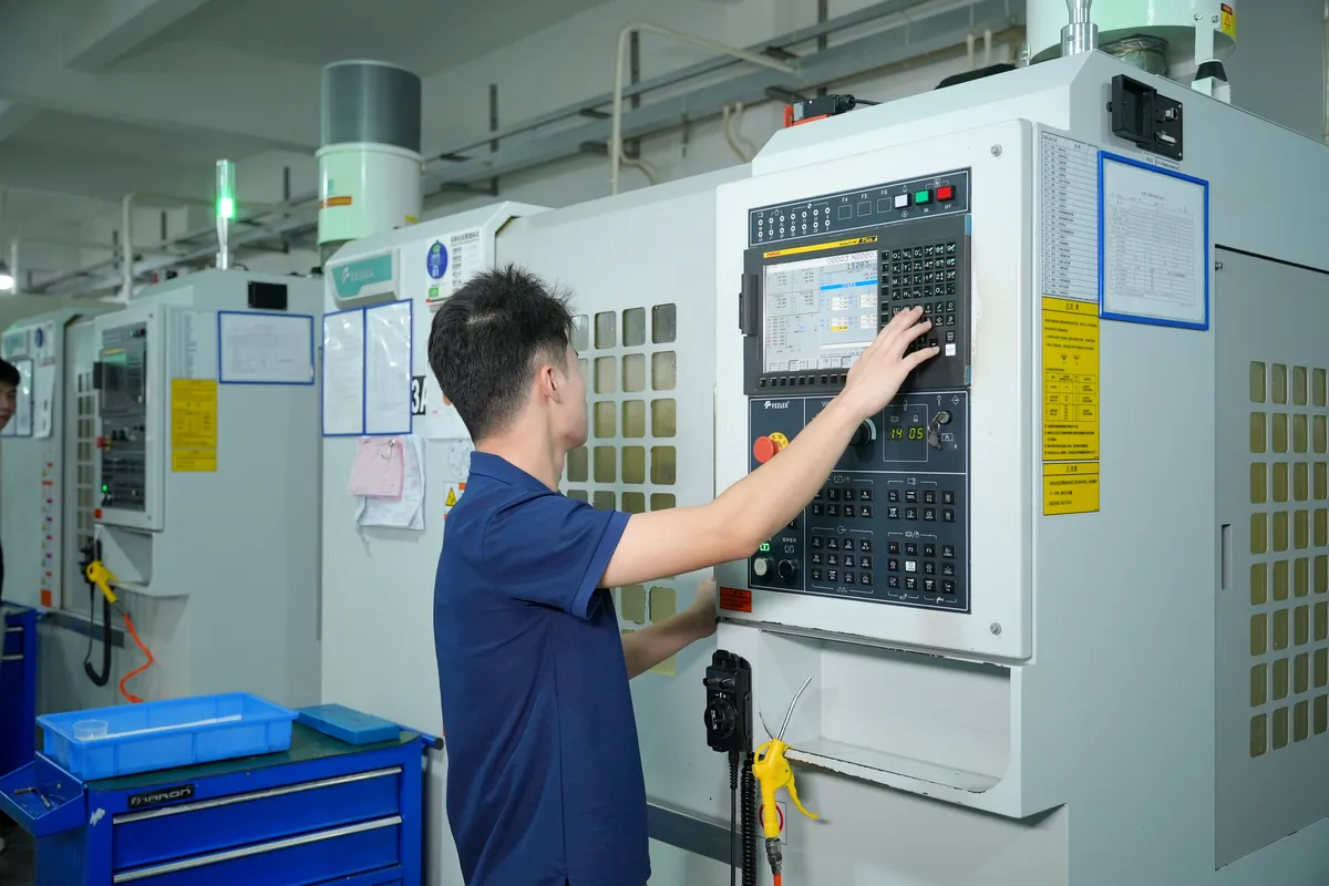 Workshop production environment for CNC machined parts